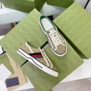 sneakers008